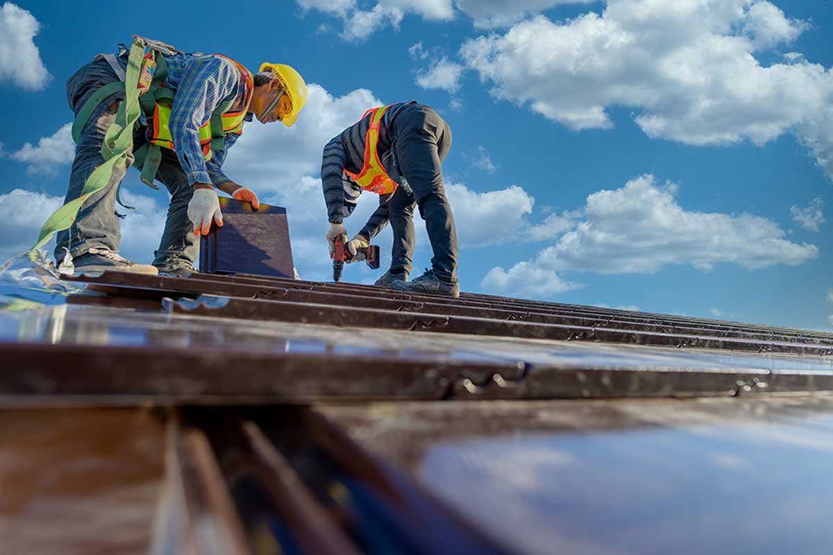 How Heat, Fatigue, and PPE Burden Affect Crews Working at Height