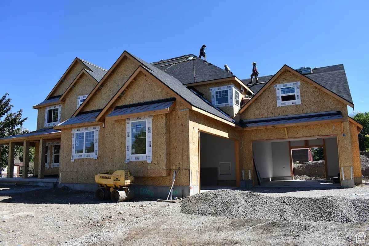 Is Building a Custom Home Worth It Compared to Buying in Today’s Market