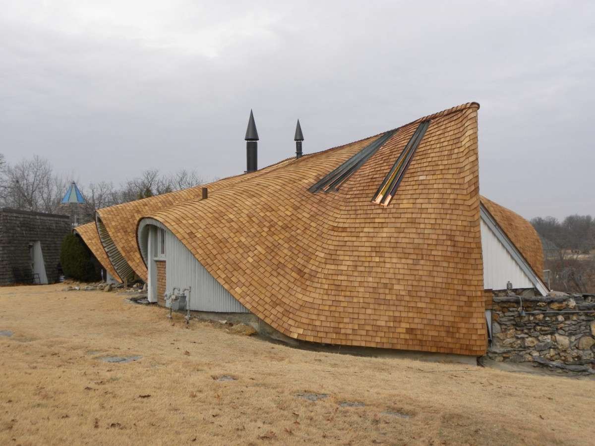 How Long Does a Wood Shingle Roof Last? Lifespan by Wood Type, Grade, and Climate