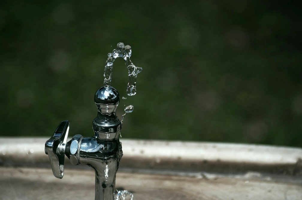 Smart Ways to Reduce Water Usage Around Your Home